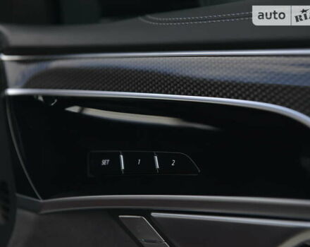 Черный Ауди С8, объемом двигателя 4 л и пробегом 16 тыс. км за 142500 $, фото 55 на Automoto.ua