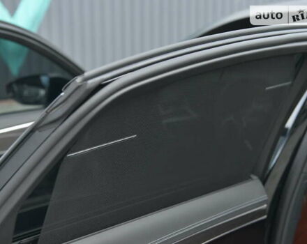 Черный Ауди С8, объемом двигателя 4 л и пробегом 16 тыс. км за 142500 $, фото 39 на Automoto.ua