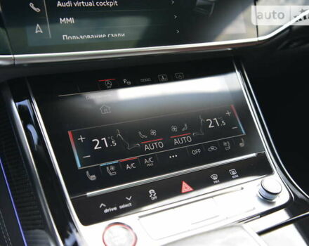 Черный Ауди С8, объемом двигателя 4 л и пробегом 16 тыс. км за 142500 $, фото 87 на Automoto.ua