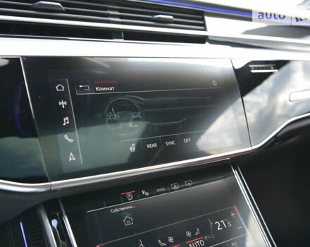 Черный Ауди С8, объемом двигателя 4 л и пробегом 16 тыс. км за 142500 $, фото 85 на Automoto.ua