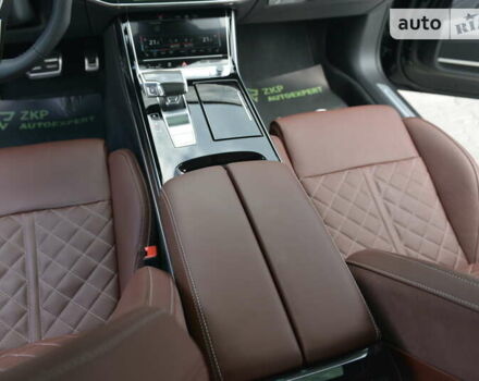 Черный Ауди С8, объемом двигателя 4 л и пробегом 16 тыс. км за 142500 $, фото 74 на Automoto.ua