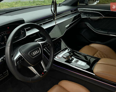 Черный Ауди С8, объемом двигателя 4 л и пробегом 46 тыс. км за 93000 $, фото 31 на Automoto.ua