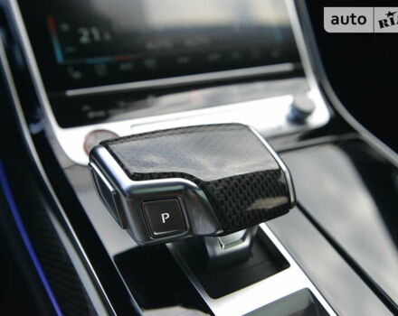 Черный Ауди С8, объемом двигателя 4 л и пробегом 16 тыс. км за 142500 $, фото 27 на Automoto.ua