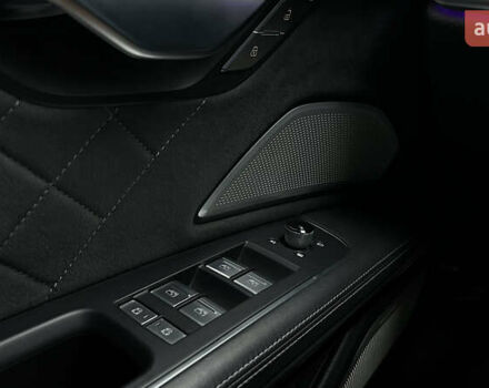 Черный Ауди С8, объемом двигателя 4 л и пробегом 46 тыс. км за 93000 $, фото 23 на Automoto.ua