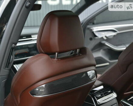 Черный Ауди С8, объемом двигателя 4 л и пробегом 16 тыс. км за 142500 $, фото 42 на Automoto.ua