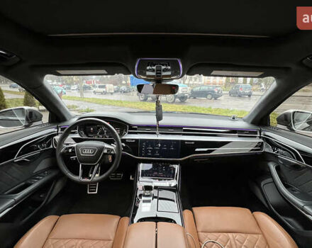 Черный Ауди С8, объемом двигателя 4 л и пробегом 46 тыс. км за 93000 $, фото 41 на Automoto.ua