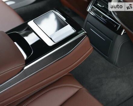 Черный Ауди С8, объемом двигателя 4 л и пробегом 16 тыс. км за 142500 $, фото 51 на Automoto.ua