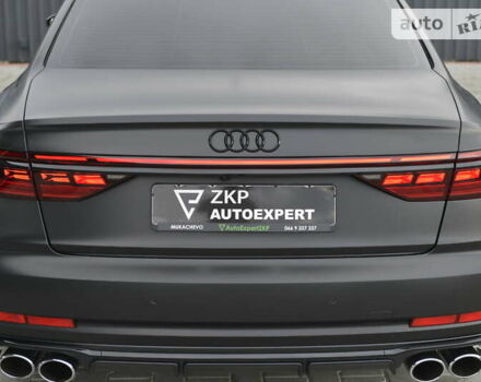 Черный Ауди С8, объемом двигателя 4 л и пробегом 16 тыс. км за 142500 $, фото 10 на Automoto.ua