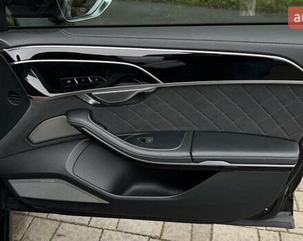 Черный Ауди С8, объемом двигателя 4 л и пробегом 46 тыс. км за 93000 $, фото 47 на Automoto.ua