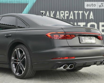 Черный Ауди С8, объемом двигателя 4 л и пробегом 16 тыс. км за 142500 $, фото 5 на Automoto.ua