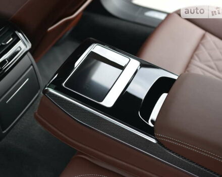Черный Ауди С8, объемом двигателя 4 л и пробегом 16 тыс. км за 142500 $, фото 45 на Automoto.ua