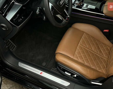 Черный Ауди С8, объемом двигателя 4 л и пробегом 46 тыс. км за 93000 $, фото 30 на Automoto.ua