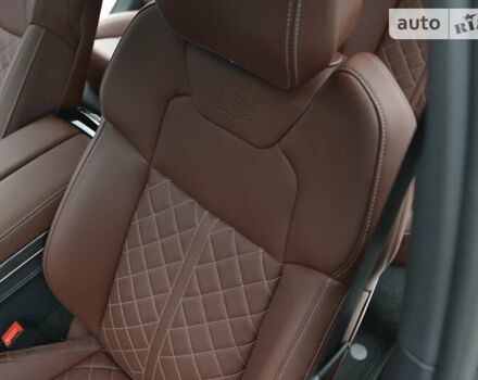 Черный Ауди С8, объемом двигателя 4 л и пробегом 16 тыс. км за 142500 $, фото 36 на Automoto.ua