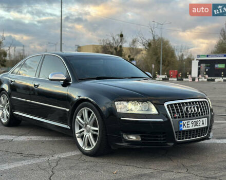 Ауди С8 2007 в Киеве на Automoto.ua Черный Ауди С8, объемом двигателя 5.2 л и пробегом 150 тыс. км за 14990 $, фото 1 на Automoto.ua