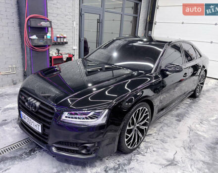 Черный Ауди С8, объемом двигателя 3.99 л и пробегом 255 тыс. км за 45000 $, фото 1 на Automoto.ua