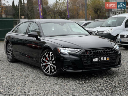 Черный Ауди С8, объемом двигателя 4 л и пробегом 43 тыс. км за 114000 $, фото 1 на Automoto.ua