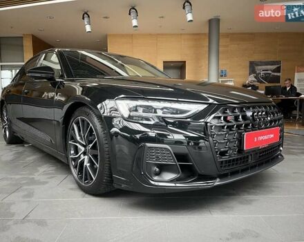 Черный Ауди С8, объемом двигателя 4 л и пробегом 53 тыс. км за 136465 $, фото 1 на Automoto.ua