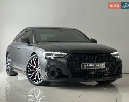 Черный Ауди С8, объемом двигателя 4 л и пробегом 90 тыс. км за 97000 $, фото 1 на Automoto.ua