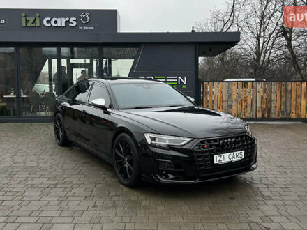 Черный Ауди С8, объемом двигателя 4 л и пробегом 46 тыс. км за 93000 $, фото 1 на Automoto.ua