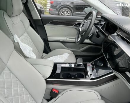Ауди С8, объемом двигателя 4 л и пробегом 49 тыс. км за 91943 $, фото 12 на Automoto.ua