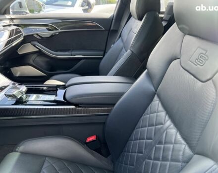 Ауди С8, объемом двигателя 4 л и пробегом 19 тыс. км за 106724 $, фото 25 на Automoto.ua