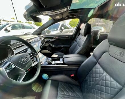 Ауди С8, объемом двигателя 4 л и пробегом 19 тыс. км за 106724 $, фото 26 на Automoto.ua