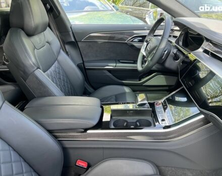 Ауди С8, объемом двигателя 4 л и пробегом 19 тыс. км за 106724 $, фото 36 на Automoto.ua