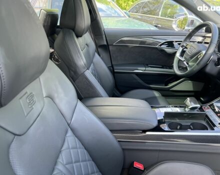 Ауди С8, объемом двигателя 4 л и пробегом 19 тыс. км за 106724 $, фото 33 на Automoto.ua