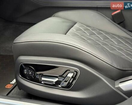 Ауди С8, объемом двигателя 4 л и пробегом 1 тыс. км за 151900 $, фото 29 на Automoto.ua