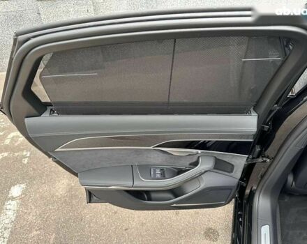 Ауди С8, объемом двигателя 0 л и пробегом 2 тыс. км за 158000 $, фото 20 на Automoto.ua