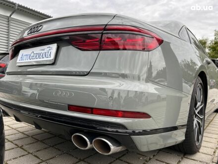 Ауди С8, объемом двигателя 4 л и пробегом 49 тыс. км за 91943 $, фото 1 на Automoto.ua