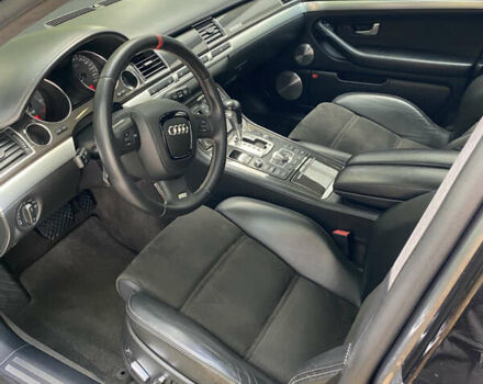 Серый Ауди С8, объемом двигателя 5.2 л и пробегом 193 тыс. км за 20500 $, фото 27 на Automoto.ua