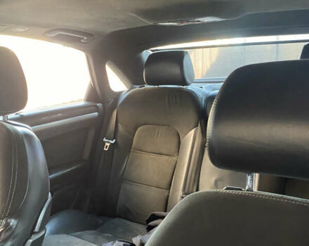 Серый Ауди С8, объемом двигателя 5.2 л и пробегом 193 тыс. км за 20500 $, фото 6 на Automoto.ua