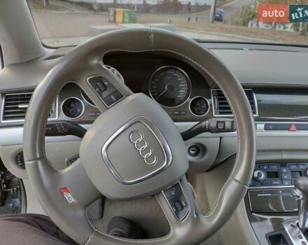 Серый Ауди С8, объемом двигателя 5.2 л и пробегом 128 тыс. км за 18000 $, фото 29 на Automoto.ua