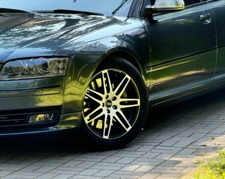 Серый Ауди С8, объемом двигателя 5.2 л и пробегом 140 тыс. км за 19000 $, фото 3 на Automoto.ua