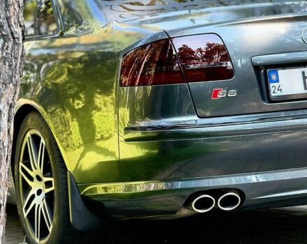 Серый Ауди С8, объемом двигателя 5.2 л и пробегом 140 тыс. км за 19000 $, фото 5 на Automoto.ua