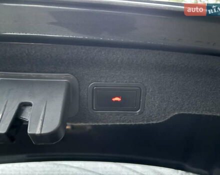 Сірий Ауді S8, об'ємом двигуна 4 л та пробігом 254 тис. км за 19900 $, фото 27 на Automoto.ua