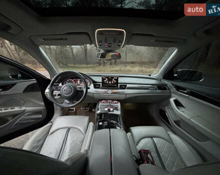 Сірий Ауді S8, об'ємом двигуна 4 л та пробігом 254 тис. км за 19900 $, фото 25 на Automoto.ua