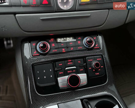 Сірий Ауді S8, об'ємом двигуна 4 л та пробігом 254 тис. км за 19900 $, фото 19 на Automoto.ua