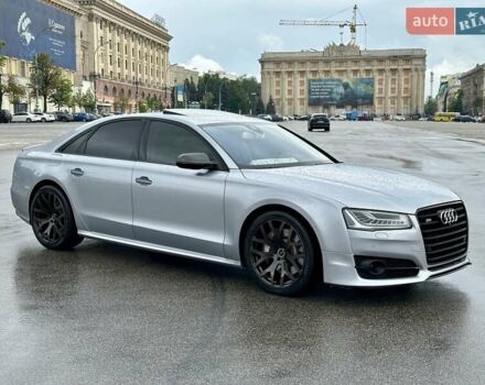 Серый Ауди С8, объемом двигателя 3.99 л и пробегом 147 тыс. км за 42500 $, фото 4 на Automoto.ua