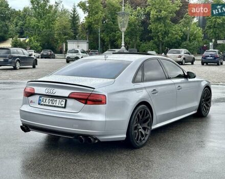 Серый Ауди С8, объемом двигателя 3.99 л и пробегом 147 тыс. км за 42500 $, фото 3 на Automoto.ua