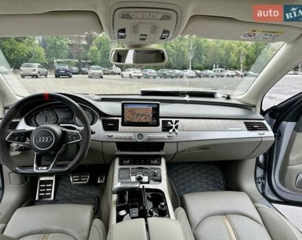 Серый Ауди С8, объемом двигателя 3.99 л и пробегом 147 тыс. км за 42500 $, фото 14 на Automoto.ua