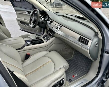 Серый Ауди С8, объемом двигателя 3.99 л и пробегом 147 тыс. км за 42500 $, фото 13 на Automoto.ua