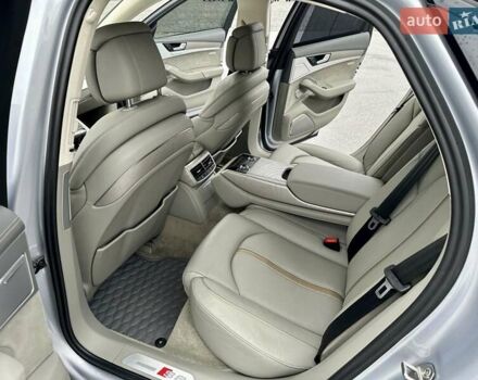 Серый Ауди С8, объемом двигателя 3.99 л и пробегом 147 тыс. км за 42500 $, фото 11 на Automoto.ua