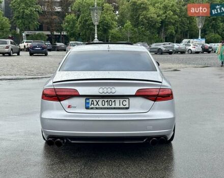 Серый Ауди С8, объемом двигателя 3.99 л и пробегом 147 тыс. км за 42500 $, фото 2 на Automoto.ua