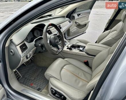 Серый Ауди С8, объемом двигателя 3.99 л и пробегом 147 тыс. км за 42500 $, фото 10 на Automoto.ua