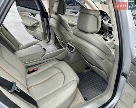 Серый Ауди С8, объемом двигателя 3.99 л и пробегом 147 тыс. км за 42500 $, фото 12 на Automoto.ua