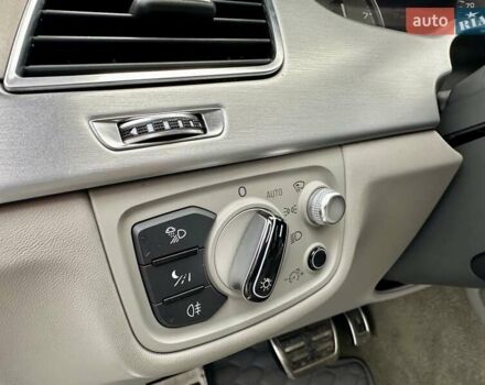 Серый Ауди С8, объемом двигателя 3.99 л и пробегом 147 тыс. км за 42500 $, фото 16 на Automoto.ua