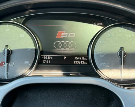 Серый Ауди С8, объемом двигателя 3.99 л и пробегом 133 тыс. км за 42500 $, фото 18 на Automoto.ua