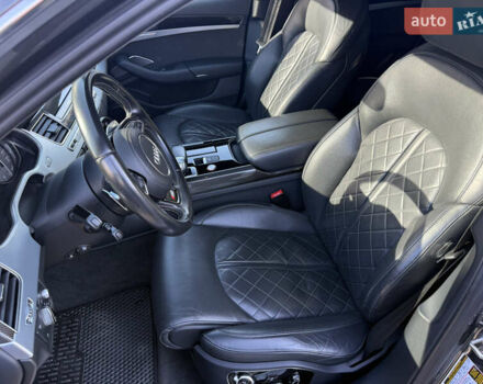 Серый Ауди С8, объемом двигателя 3.99 л и пробегом 133 тыс. км за 42500 $, фото 17 на Automoto.ua